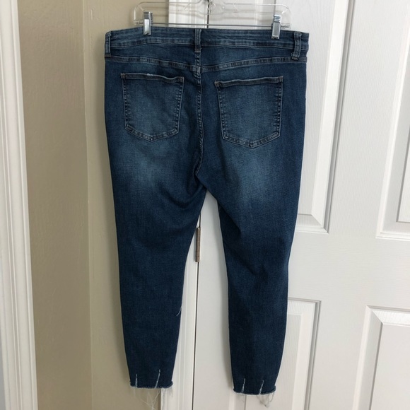 Pistola Denim Jeans EUC Distressed Raw Hem - Picture 5 of 9